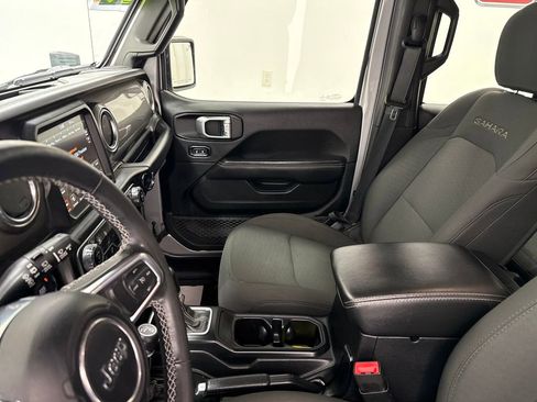 Used 2020 Jeep Wrangler Unlimited Sahara image 26