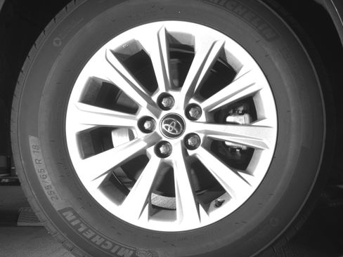 Used 2024 Toyota Grand Highlander image 13