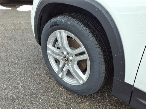 Certified 2022 Mercedes-Benz GLB 250 4MATIC image 9