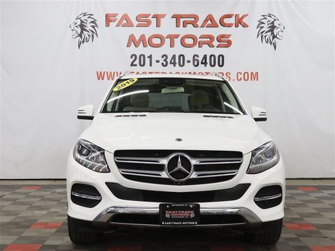 Used 2019 Mercedes-Benz GLE 400 4MATIC image 2