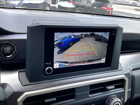 Used 2025 Toyota Tacoma SR5 AWD/4WD image 18