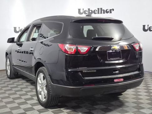 Used 2017 Chevrolet Traverse LT w/ Style and Technology Package FWD image 5