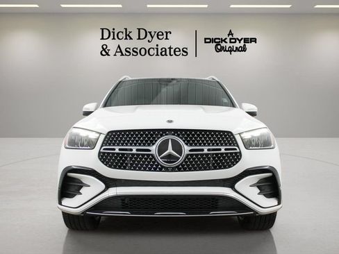 Used 2024 Mercedes-Benz GLE 450 4MATIC image 4