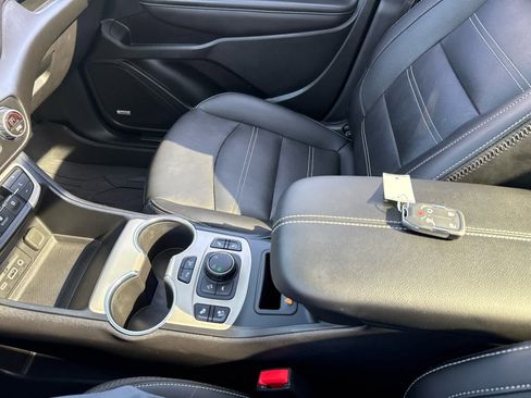 Used 2023 GMC Terrain Denali w/ Denali Premium Package AWD/4WD image 21