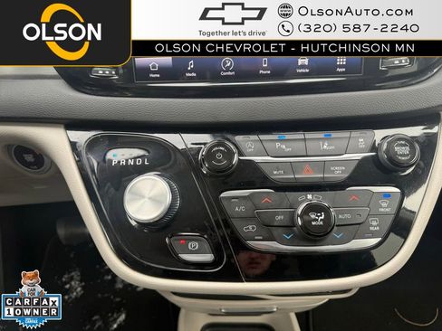 Used 2024 Chrysler Pacifica Touring-L image 20