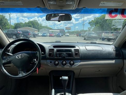 Used 2005 Toyota Camry LE FWD image 9