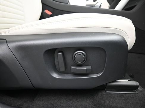 New 2025 Land Rover Discovery Sport S AWD/4WD image 12