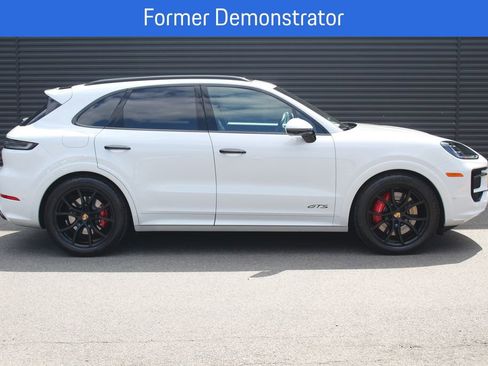 Certified 2026 Porsche Cayenne GTS AWD/4WD image 9
