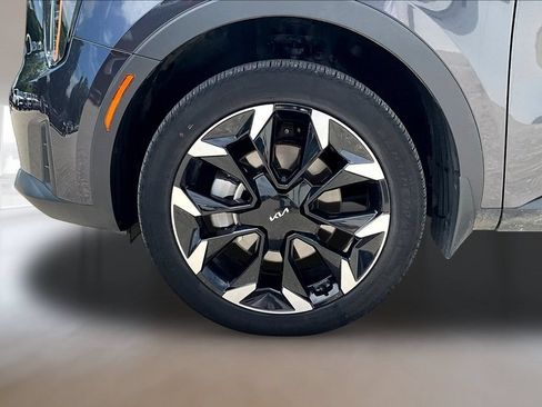 Certified 2025 Kia Sorento EX w/ Panoramic Sunroof Package AWD/4WD image 34