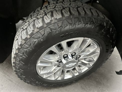 Used 2020 Chevrolet Silverado 2500 High Country image 13