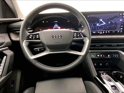 Used 2025 Audi Q5 Premium Plus w/ Premium Plus AWD/4WD image 11