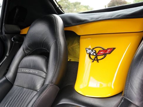 Used 2000 Chevrolet Corvette Convertible w/ Memory Pkg RWD image 80