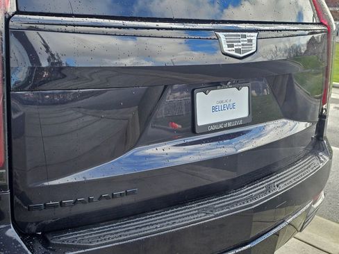 Used 2022 Cadillac Escalade Sport Platinum w/ Heavy-Duty Trailer Package image 15