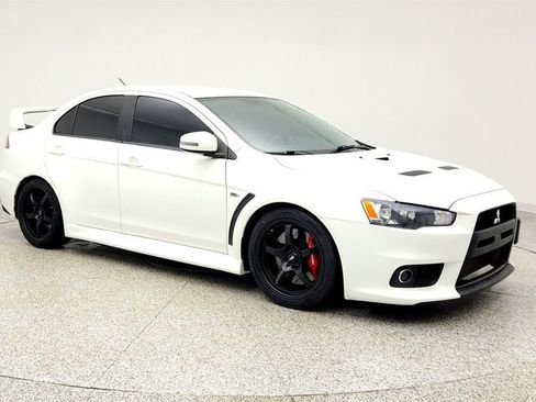 Used 2015 Mitsubishi Lancer Evolution GSR image 3