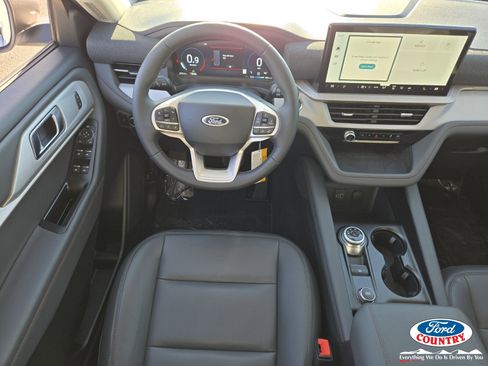 New 2026 Ford Explorer Active w/ Active Comfort Package image 9