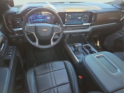 Used 2022 Chevrolet Silverado 1500 High Country w/ High Country Premium Package image 11