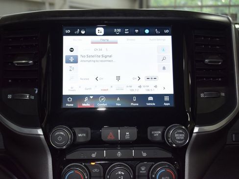 Used 2022 RAM 2500 Big Horn w/ Level C Equiment Group image 32