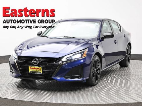 Used 2023 Nissan Altima 2.5 SR FWD image 1
