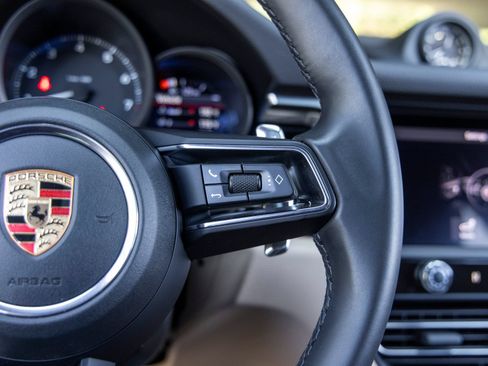 Certified 2026 Porsche Macan AWD/4WD image 37