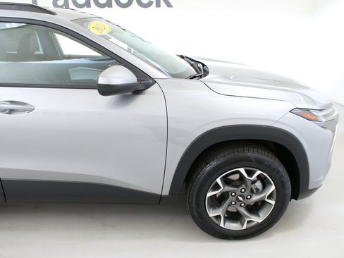 Used 2024 Chevrolet Trax LT w/ Driver Confidence Package FWD image 11