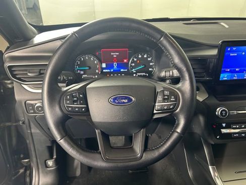 Used 2020 Ford Explorer XLT w/ Equipment Group 202A image 15