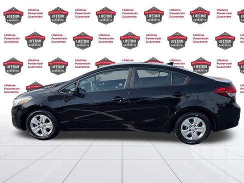 Used 2017 Kia Forte LX image 8