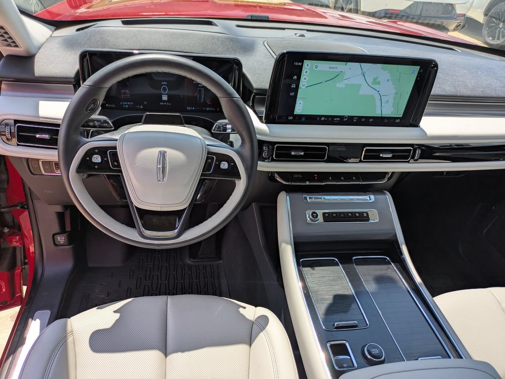 Used 2026 Lincoln Aviator 2WD image 9