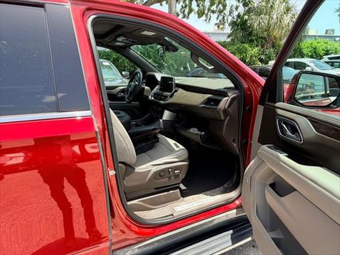 Used 2021 Chevrolet Tahoe LT w/ LT Signature Package RWD image 13