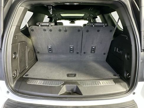 Used 2023 Chevrolet Tahoe Z71 w/ Luxury Package AWD/4WD image 34