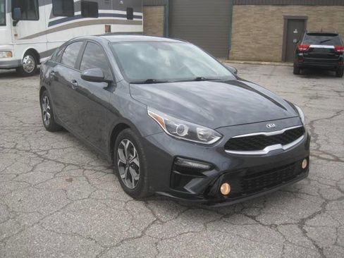 Used 2020 Kia Forte LXS FWD image 3