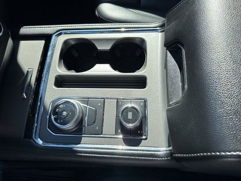 Used 2020 Ford Expedition XLT w/ Equipment Group 202A image 14