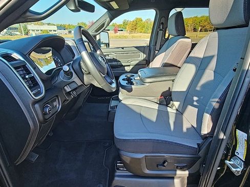 Used 2024 RAM 2500 Big Horn w/ Bed Utility Group image 11