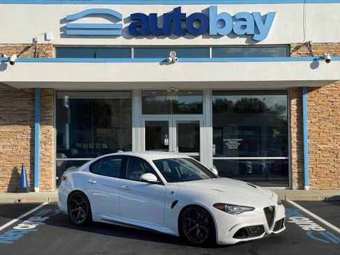 Used 2018 Alfa Romeo Giulia Quadrifoglio w/ Driver Assist Dynamic Package RWD image 8