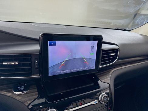 Used 2024 Ford Explorer Limited image 22