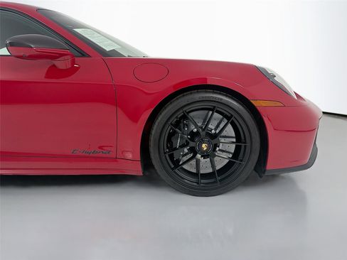 Certified 2025 Porsche 911 Carrera GTS image 23