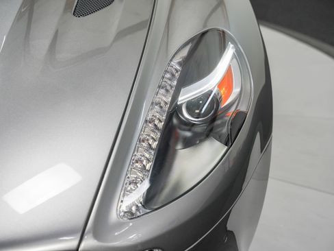 Used 2017 Aston Martin Vanquish Coupe image 15