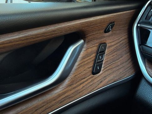 Used 2023 Jeep Grand Cherokee Summit w/ Luxury Tech Group V image 33