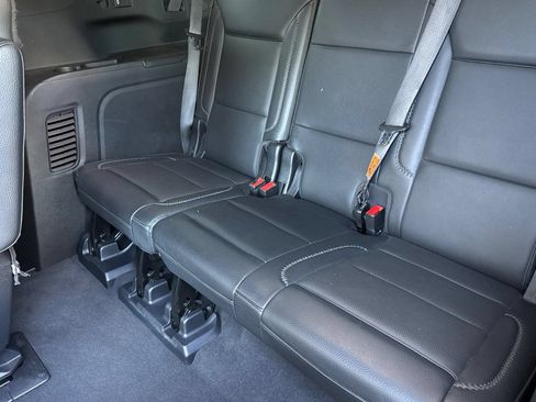 Used 2022 GMC Yukon XL Denali w/ Max Trailering Package AWD/4WD image 16