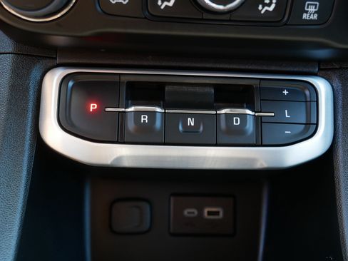 Used 2023 GMC Acadia SLE w/ Driver Convenience Package AWD/4WD image 24
