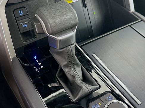 Used 2022 Toyota Tundra Platinum AWD/4WD image 25
