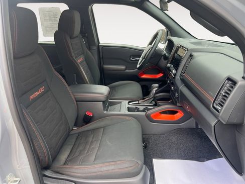 Used 2022 Nissan Frontier PRO-4X image 27