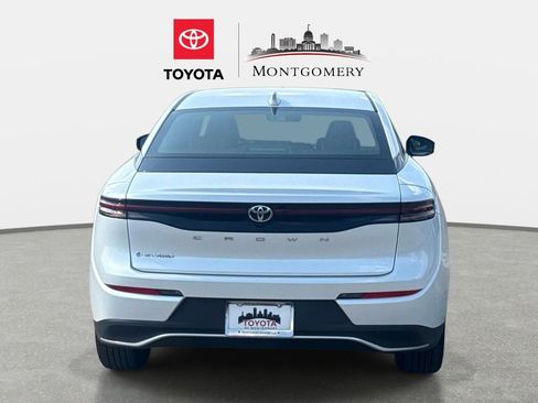 Used 2026 Toyota Crown XLE image 4