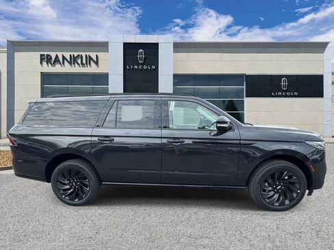 New 2026 Lincoln Navigator L Reserve w/ Jet Appearance Package AWD/4WD image 8