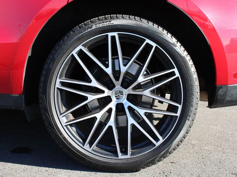 Certified 2022 Porsche Macan image 29