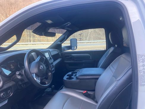 Used 2021 RAM 5500 Tradesman w/ Safety Group image 15