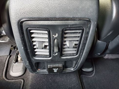 Used 2020 Jeep Grand Cherokee Altitude image 12