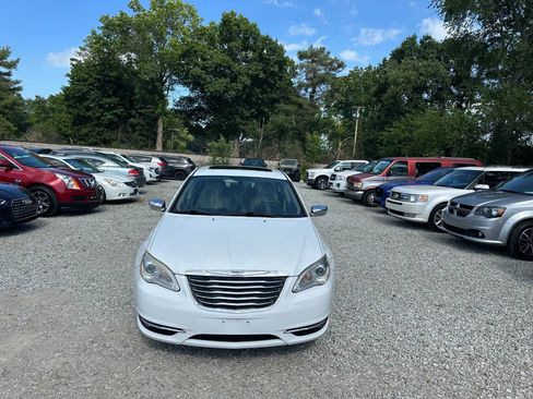 Used 2012 Chrysler 200 Limited FWD image 2