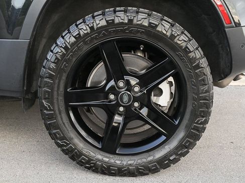 Used 2021 Land Rover Defender 110 SE image 8