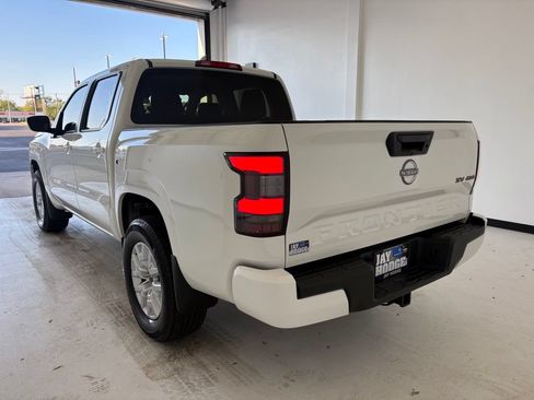 Used 2023 Nissan Frontier SV w/ Tow Package AWD/4WD image 17
