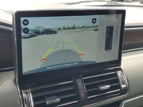 Used 2024 Lincoln Navigator Black Label AWD/4WD image 17